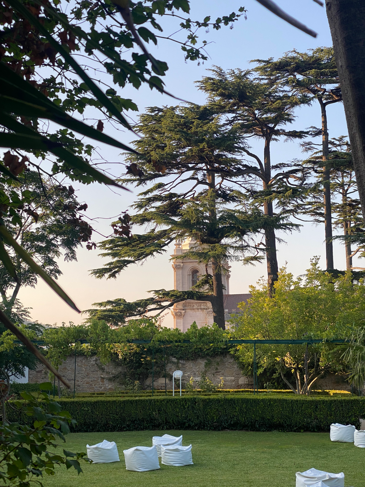Jardins da Quinta da Cerca do Colégio ao entardecer